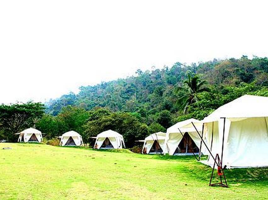 Khao Kheaw Es-Ta-Te Camping Resort & Safari Si Racha Esterno foto